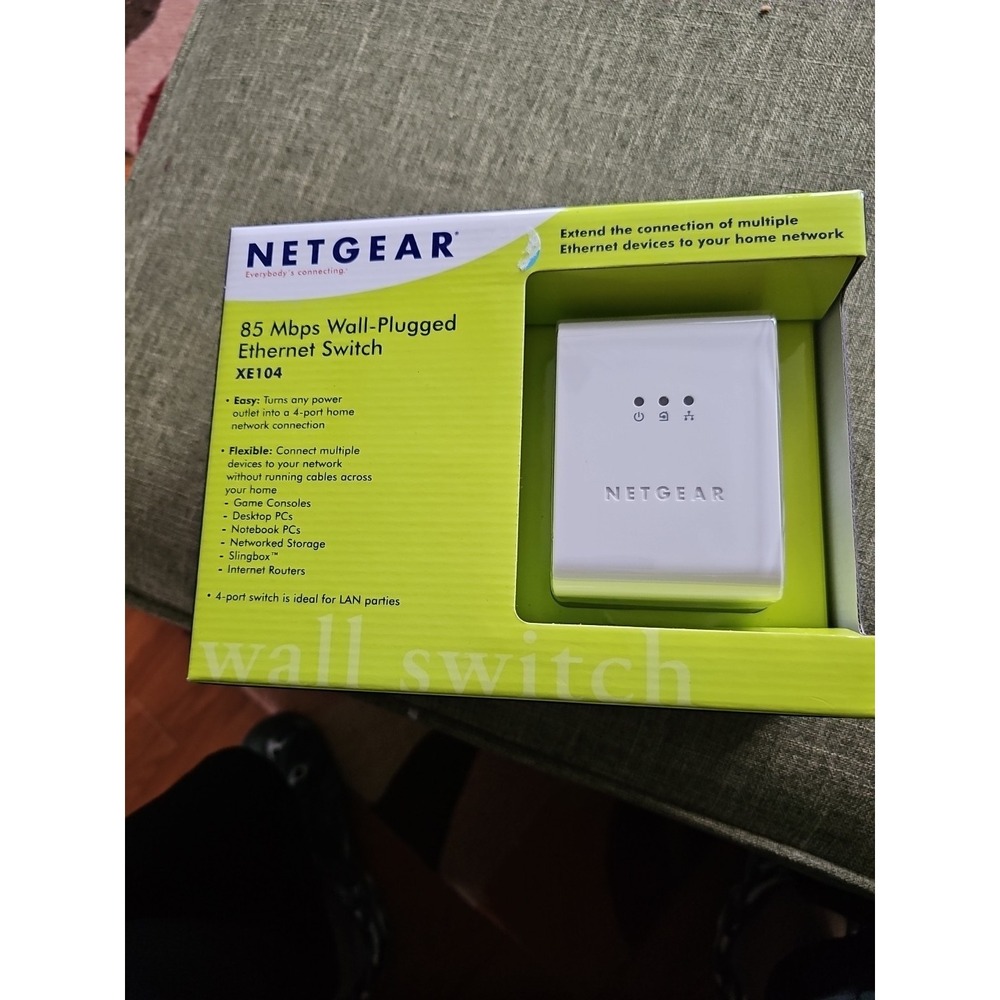 Netgear XE104 85 Mbps Powerline Wall Plugged‎ 4-Port Ethernet Switch